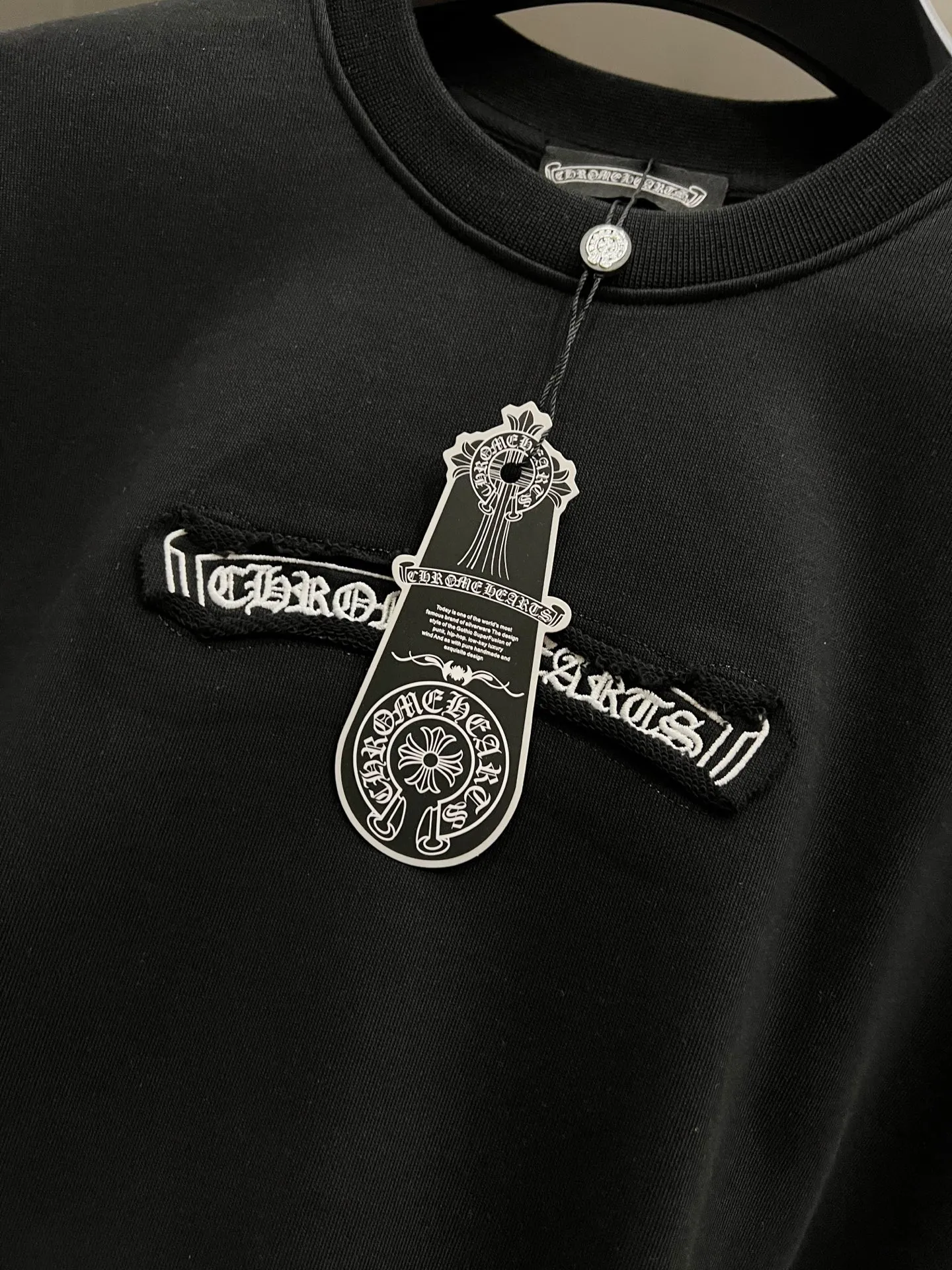 🅿️290 CH Crow 2025 autumn and winter new round neck long-sleeved sweatshirt, horseshoe Sanskrit letters + cross three-dimensional embroidery process, the real thing is great🔥Same style for men and women, loose version, size S M L XL XXL five sizes black white